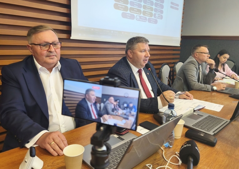 Co działo się na sesji nadzwyczajnej w Piotrkowie w sprawie CIC?